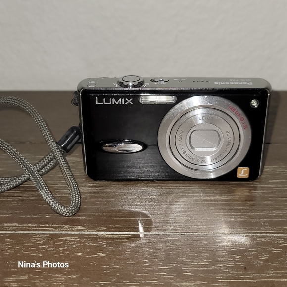Panasonic Lumix DMC-FX8 Leica 5MP 3x Optical Zoom Digital Camera & Wenger Case - Picture 2 of 14